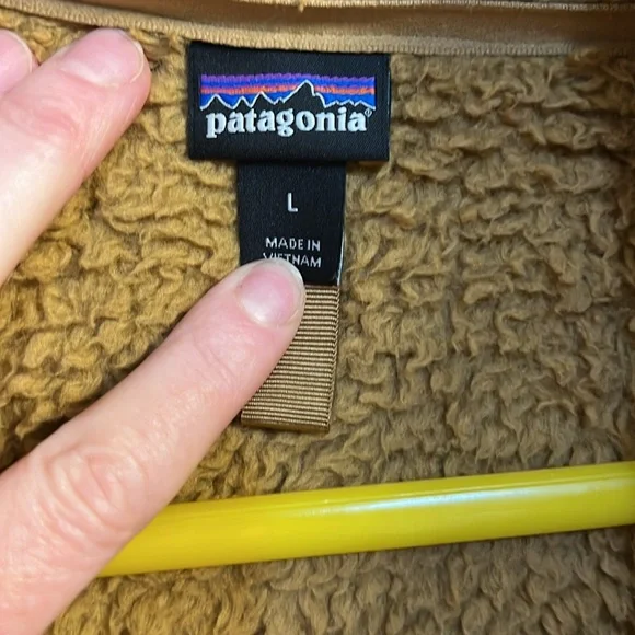 Patagonia Women's Brown Teddy Fleece Quarter-Zip Pullover - Picture 4 of 10